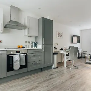 https://central-2-double-bedroom-flat-with-parking.bournemouth-hotels.org
