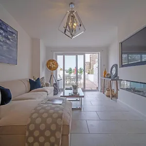 https://park-street-cottage-the-mumbles.cardiffhotelswales.com