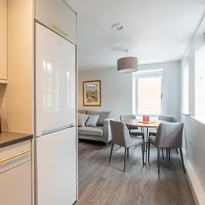 https://the-falcon-tap.yorkshirehotels.net